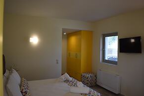 Three Stars Luxury Villas