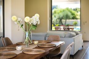 Three Stars Luxury Villas