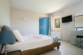 Three Stars Luxury Villas