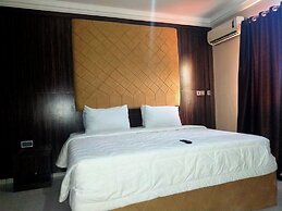 Pameec Luxury Suites Utako