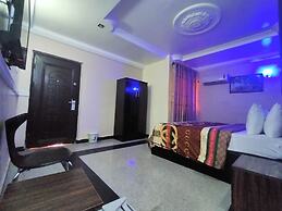 Pameec Luxury Suites Utako