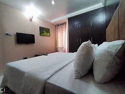 Pameec Luxury Suites Utako