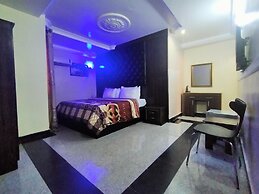 Pameec Luxury Suites Utako