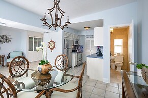 The Caribbean Resort Fish Tail Palm