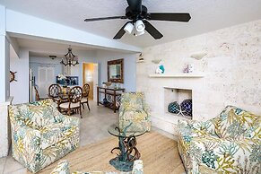 The Caribbean Resort Fish Tail Palm