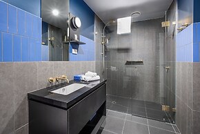 Oros Hotel and Apartments