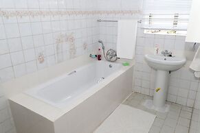 Eastlea 3-Bedroom Apartment