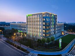 Holiday Inn Shanghai Dishui Lake by IHG