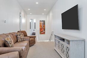 #13 At Bloomington Country Club 4 Bedroom Villa by Redawning