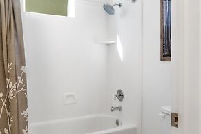 #13 At Bloomington Country Club 4 Bedroom Villa by Redawning