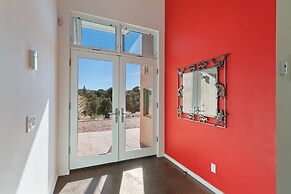 Butterfly House - Spectacular Modern Design and Mountain Views