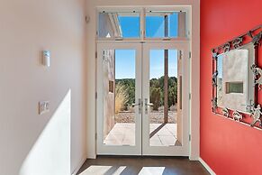 Butterfly House - Spectacular Modern Design and Mountain Views