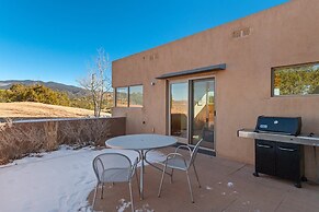 Butterfly House - Spectacular Modern Design and Mountain Views