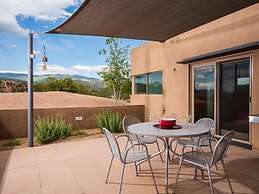 Butterfly House - Spectacular Modern Design and Mountain Views