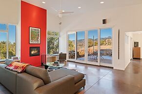 Butterfly House - Spectacular Modern Design and Mountain Views
