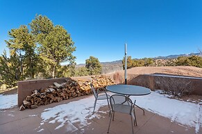 Butterfly House - Spectacular Modern Design and Mountain Views