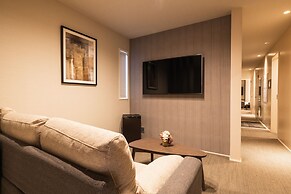 GRAND BASE Hakata Naraya