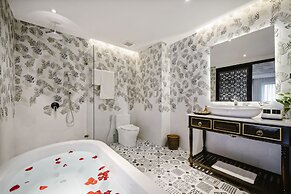 Le Pavillon Hoian Gallery Hotel & Spa