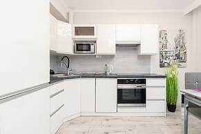 Sw. Barbary Old Town by Renters