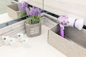 Sw. Barbary Old Town by Renters