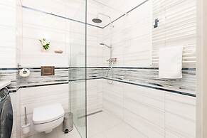 Sw. Barbary Old Town by Renters