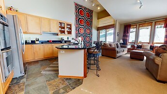 Snowcreek V 774 Gorgeous Mountain Views with Private Garage, Washer Dr