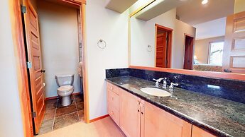 Snowcreek V 774 Gorgeous Mountain Views with Private Garage, Washer Dr