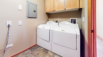 Snowcreek V 774 Gorgeous Mountain Views with Private Garage, Washer Dr