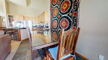 Snowcreek V 774 Gorgeous Mountain Views with Private Garage, Washer Dr