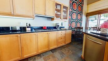 Snowcreek V 774 Gorgeous Mountain Views with Private Garage, Washer Dr