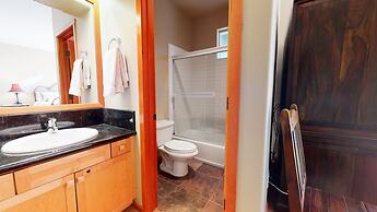 Snowcreek V 774 Gorgeous Mountain Views with Private Garage, Washer Dr