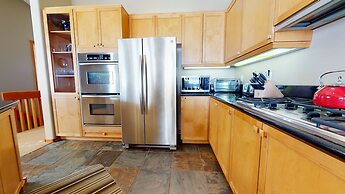 Snowcreek V 774 Gorgeous Mountain Views with Private Garage, Washer Dr