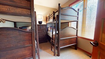 Snowcreek V 774 Gorgeous Mountain Views with Private Garage, Washer Dr