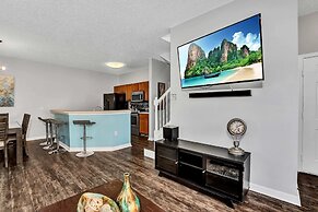 Fresh Decor With Hardwood Floors Huge Private Pool Area CDC Standards 