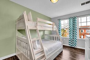 Fresh Decor With Hardwood Floors Huge Private Pool Area CDC Standards 