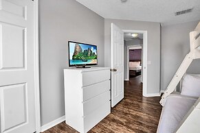 Fresh Decor With Hardwood Floors Huge Private Pool Area CDC Standards 