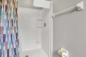 Fresh Decor With Hardwood Floors Huge Private Pool Area CDC Standards 