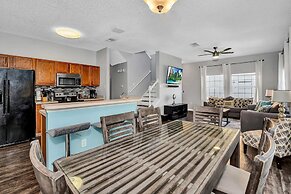 Fresh Decor With Hardwood Floors Huge Private Pool Area CDC Standards 