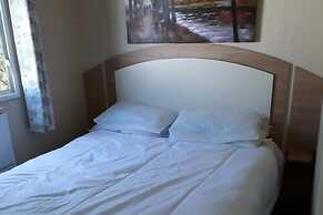 Caravan on Combe Haven - Sleeps 8 & Pet Friendly