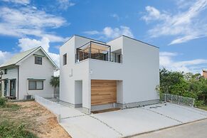 Urban Villa Resort Onna