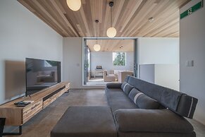 Urban Villa Resort Onna