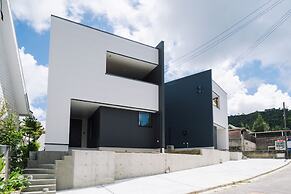 Urban Villa Resort Onna