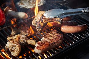 Urban Villa Resort Onna