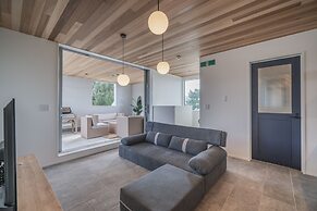 Urban Villa Resort Onna