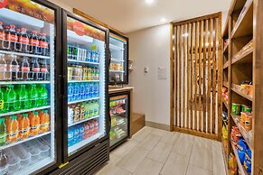 Holiday Inn Express & Suites Milan – Sandusky Area by IHG