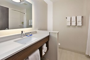 Holiday Inn Express & Suites Milan – Sandusky Area by IHG