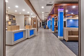 Holiday Inn Express & Suites Milan – Sandusky Area by IHG