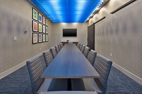 Holiday Inn Express & Suites Milan – Sandusky Area by IHG