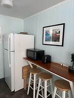 Vineyard Harbor Motel - Private Beach