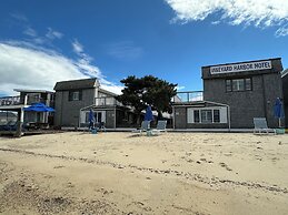 Vineyard Harbor Motel - Private Beach